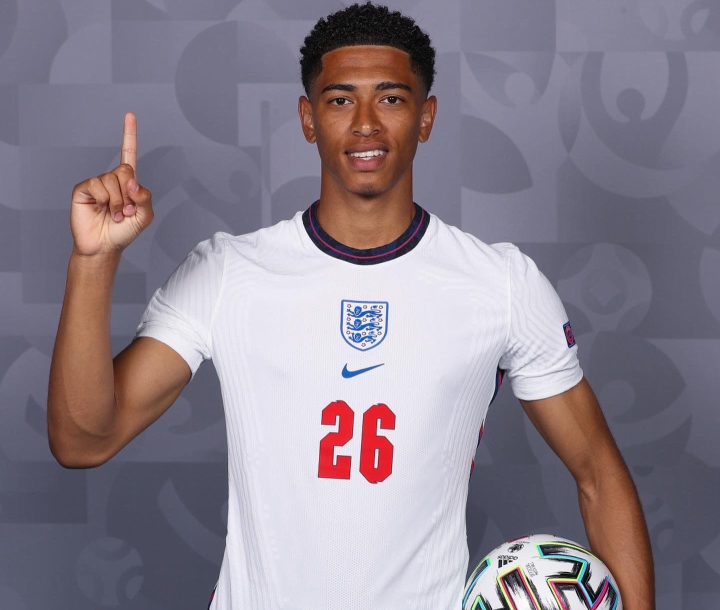 [德甲]穆西亚拉救主吉滕斯一条龙 拜仁1-1多特蒙德