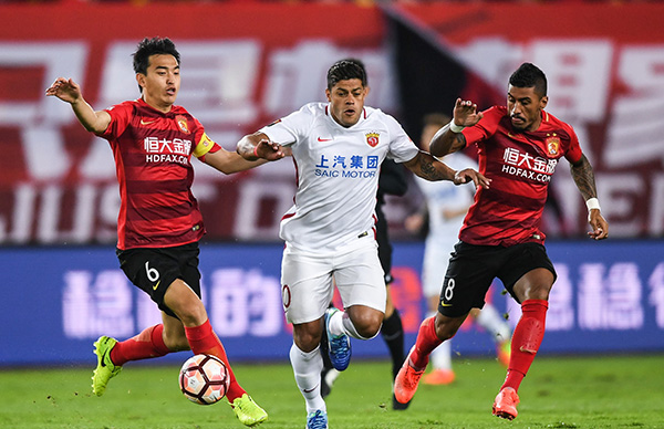 裁掉萨林杰？广东队被迫引进“黑又硬”大外援，力保杜锋进总决赛