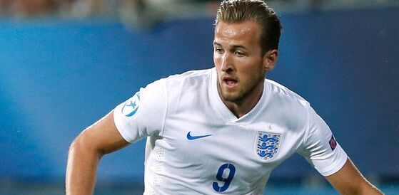 天刀手游全新赛年《万象》今日启幕，新门派、新玩法、新外观携海量精彩福利破卷而来！