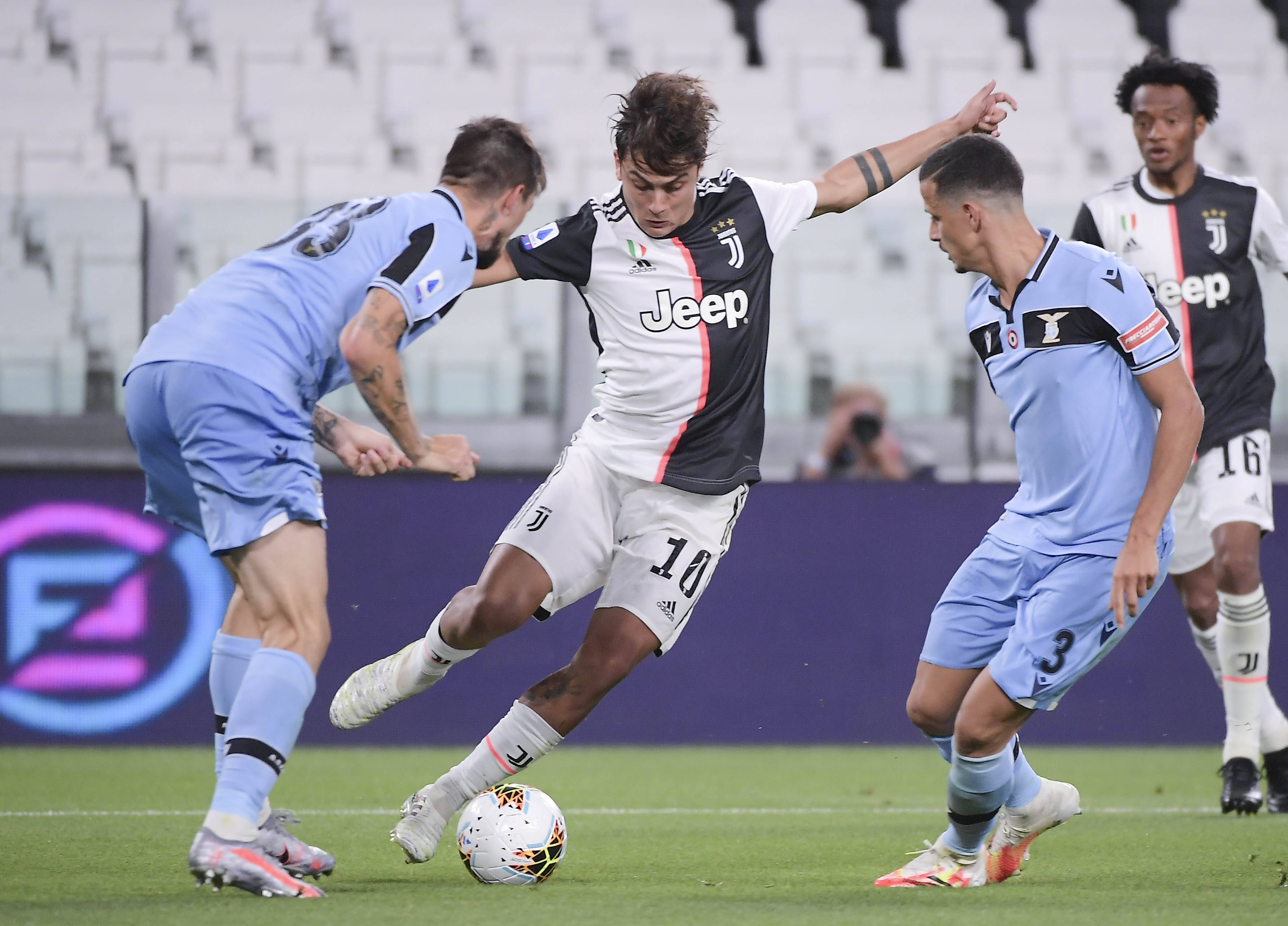 白巧克力：说特雷-杨不防守的人跟当年说我的人一样，F＊＊k them