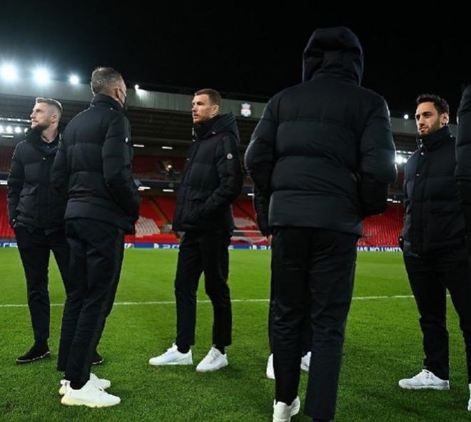 韩网热议GEN击败AL夺冠：史无前例的中路差距！AL总在第5局落败